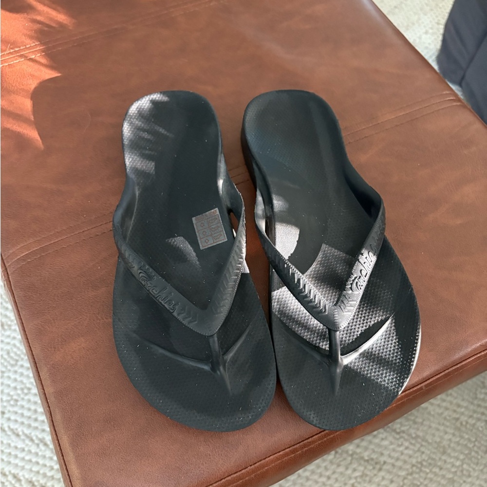 Women’s Black Archie’s Flip Flops